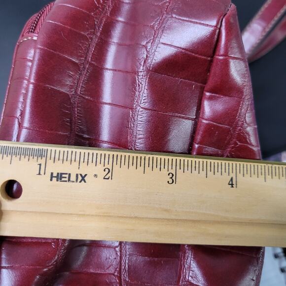 RELIC NWT Maroon Burgundy Faux Leather Crossbody Shoulder Bag Adjustable Strap - Picture 12 of 12